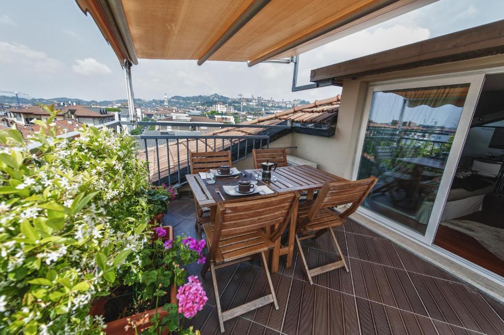 Cute & Cozy Terrace Daire Bergamo Oda fotoğraf